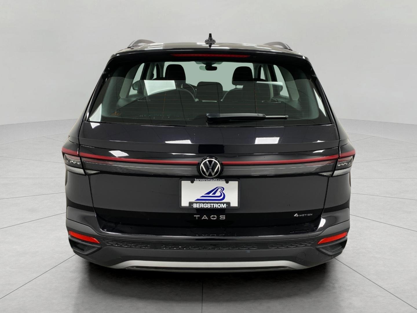 Used 2025 Volkswagen Taos S AWD/4WD image 5