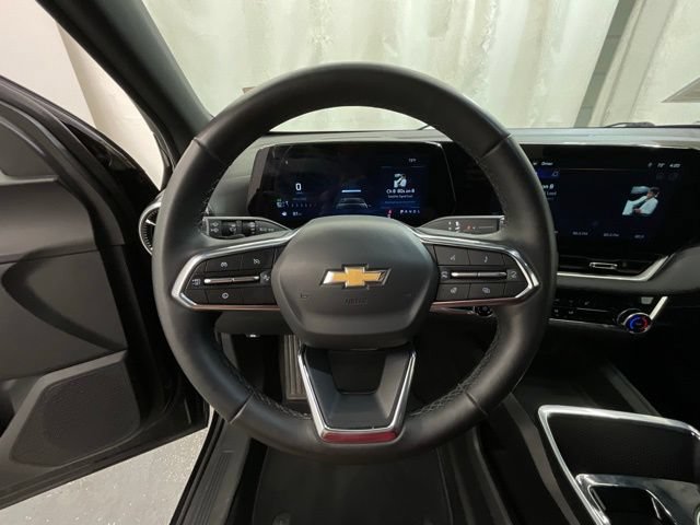 Used 2025 Chevrolet Equinox LT FWD image 11