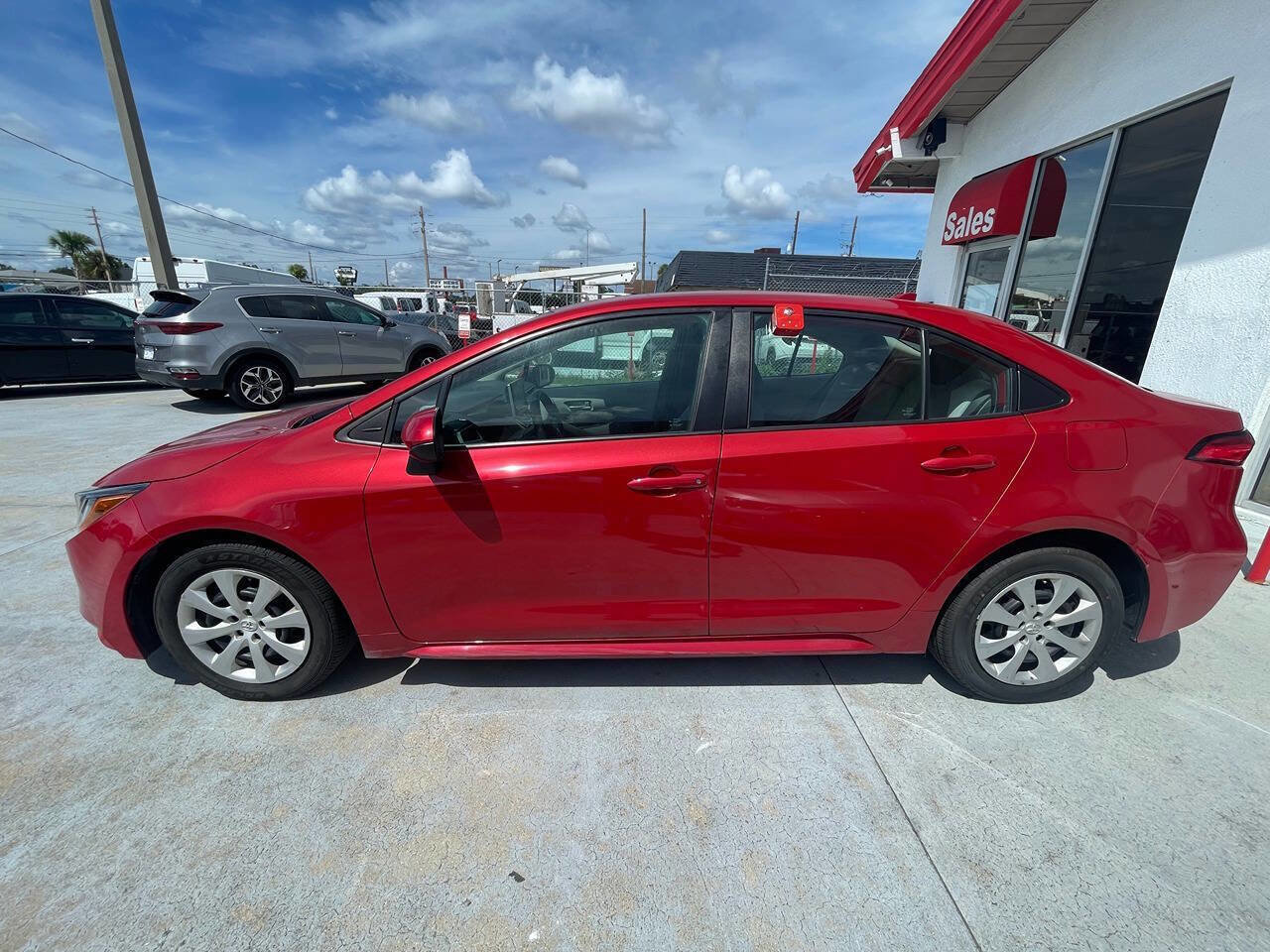 Used 2021 Toyota Corolla LE image 11