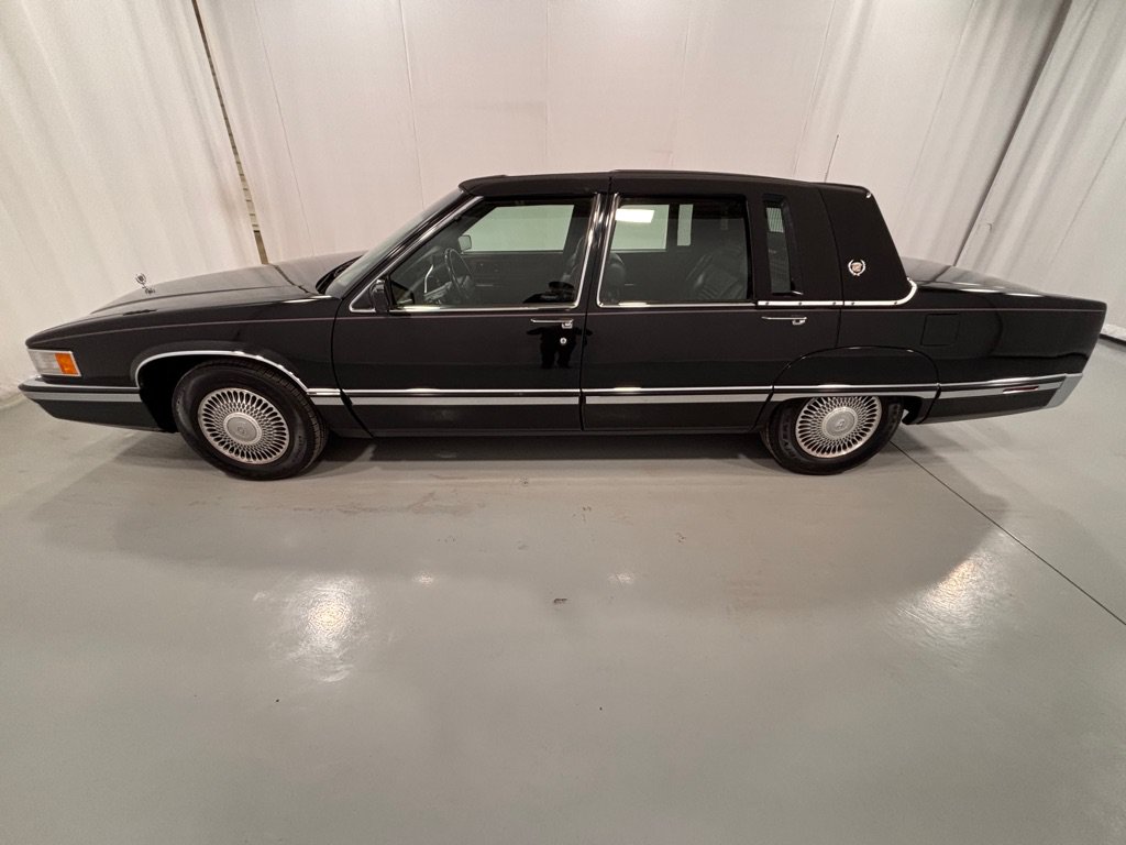 Used 1993 Cadillac Fleetwood Sedan FWD image 8