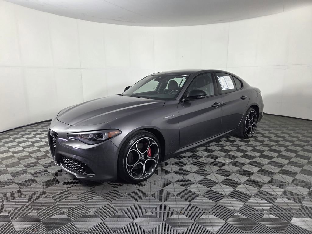 Used 2024 Alfa Romeo Giulia Veloce image 4