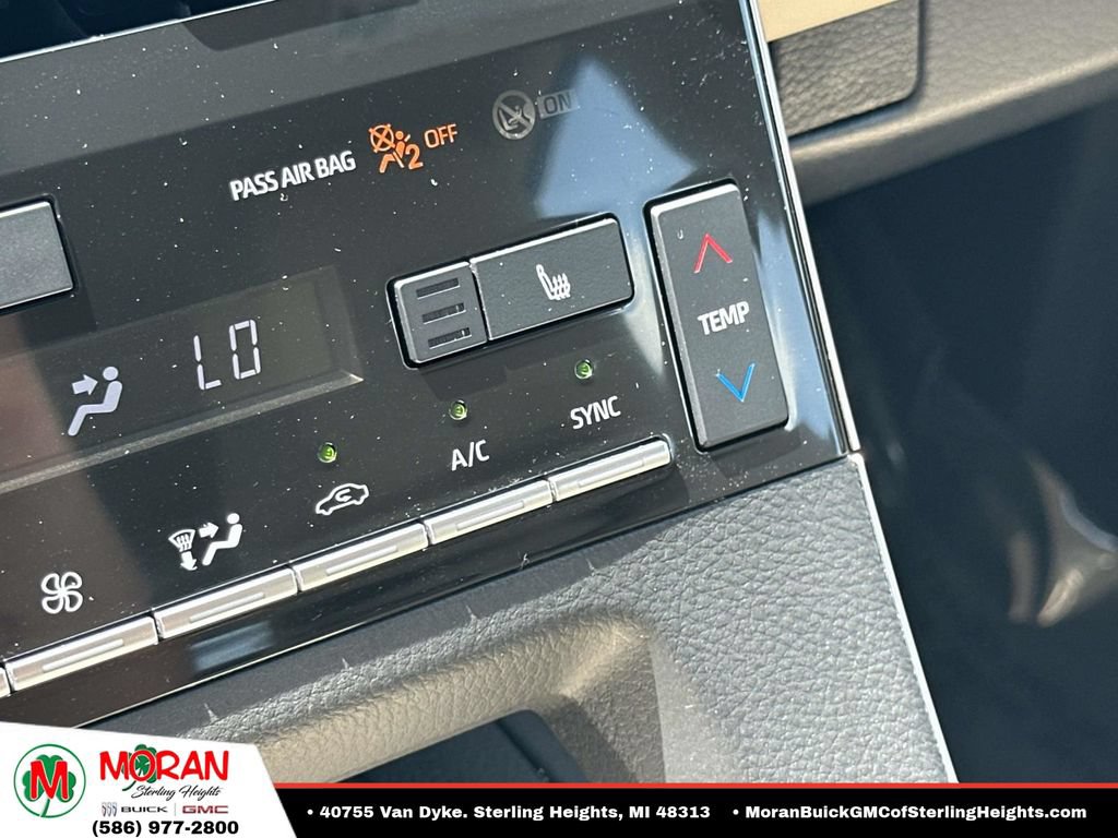 Used 2021 Toyota Avalon XLE FWD image 29