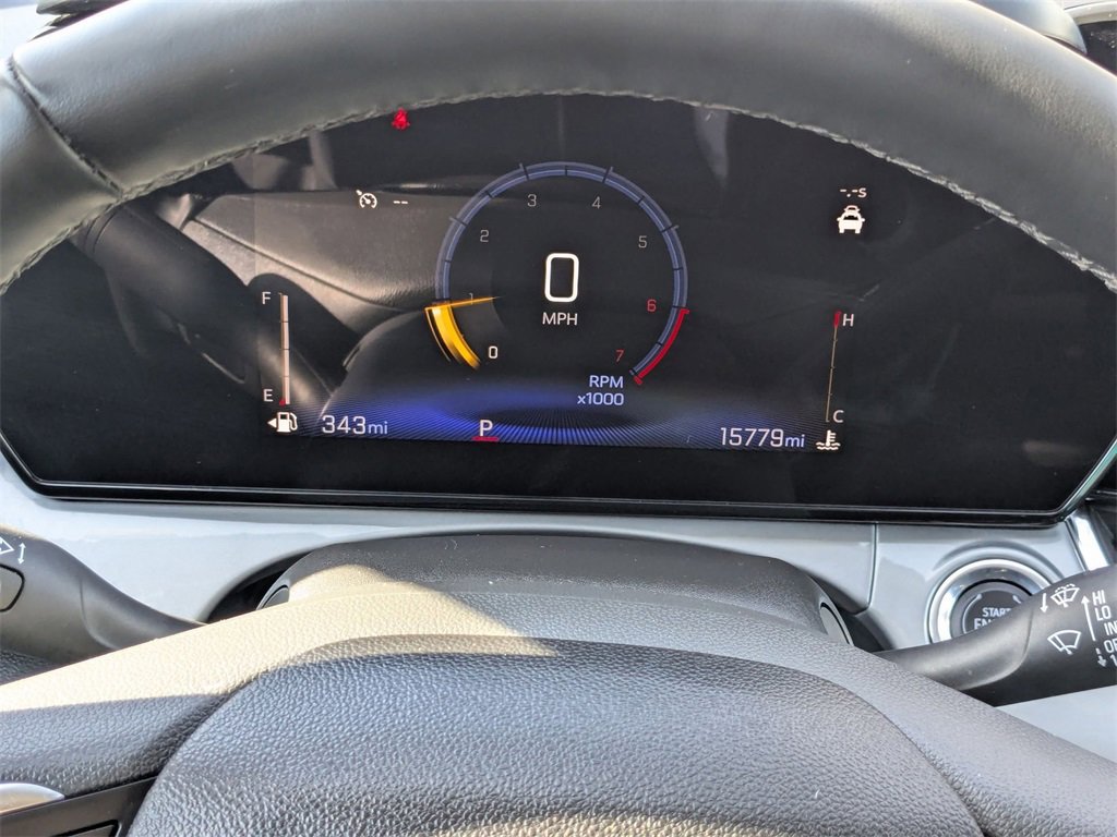 Used 2025 Chevrolet Trax LT w/ LT Convenience Package image 18