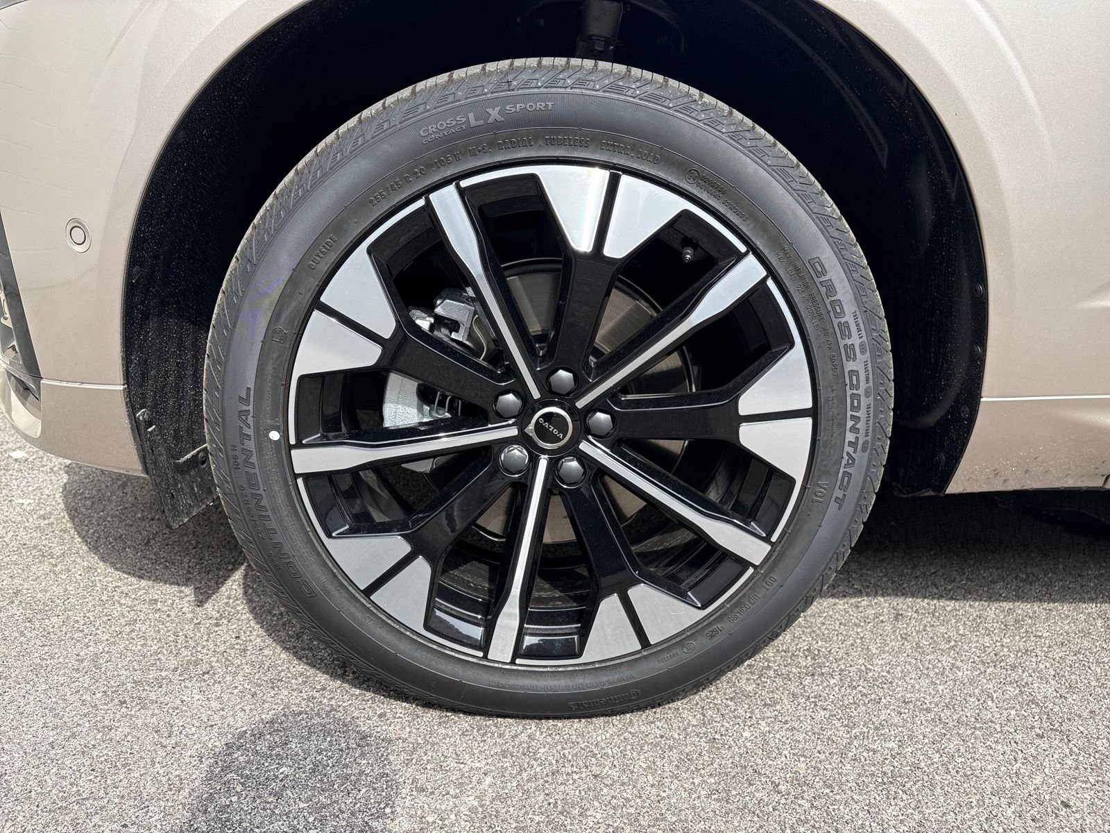 New 2026 Volvo XC60 B5 Plus w/ Protection Package Premier image 34