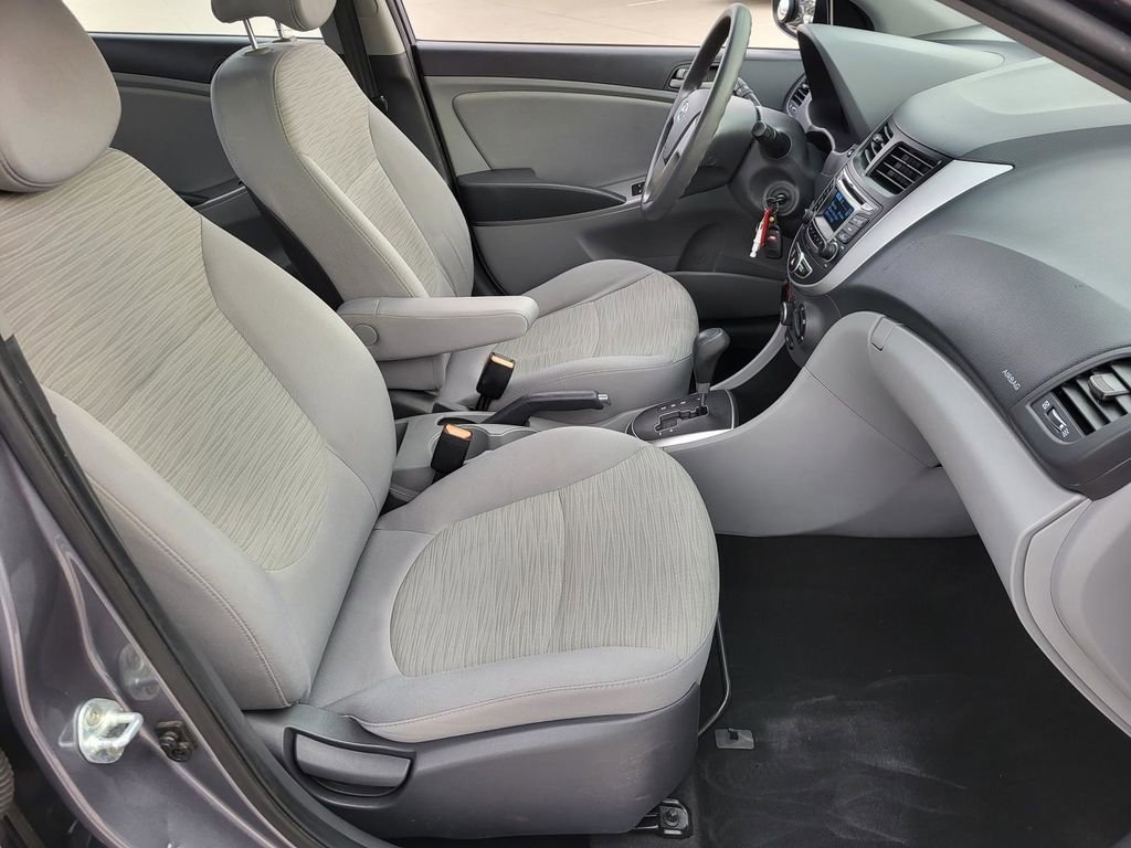 Used 2017 Hyundai Accent SE image 8