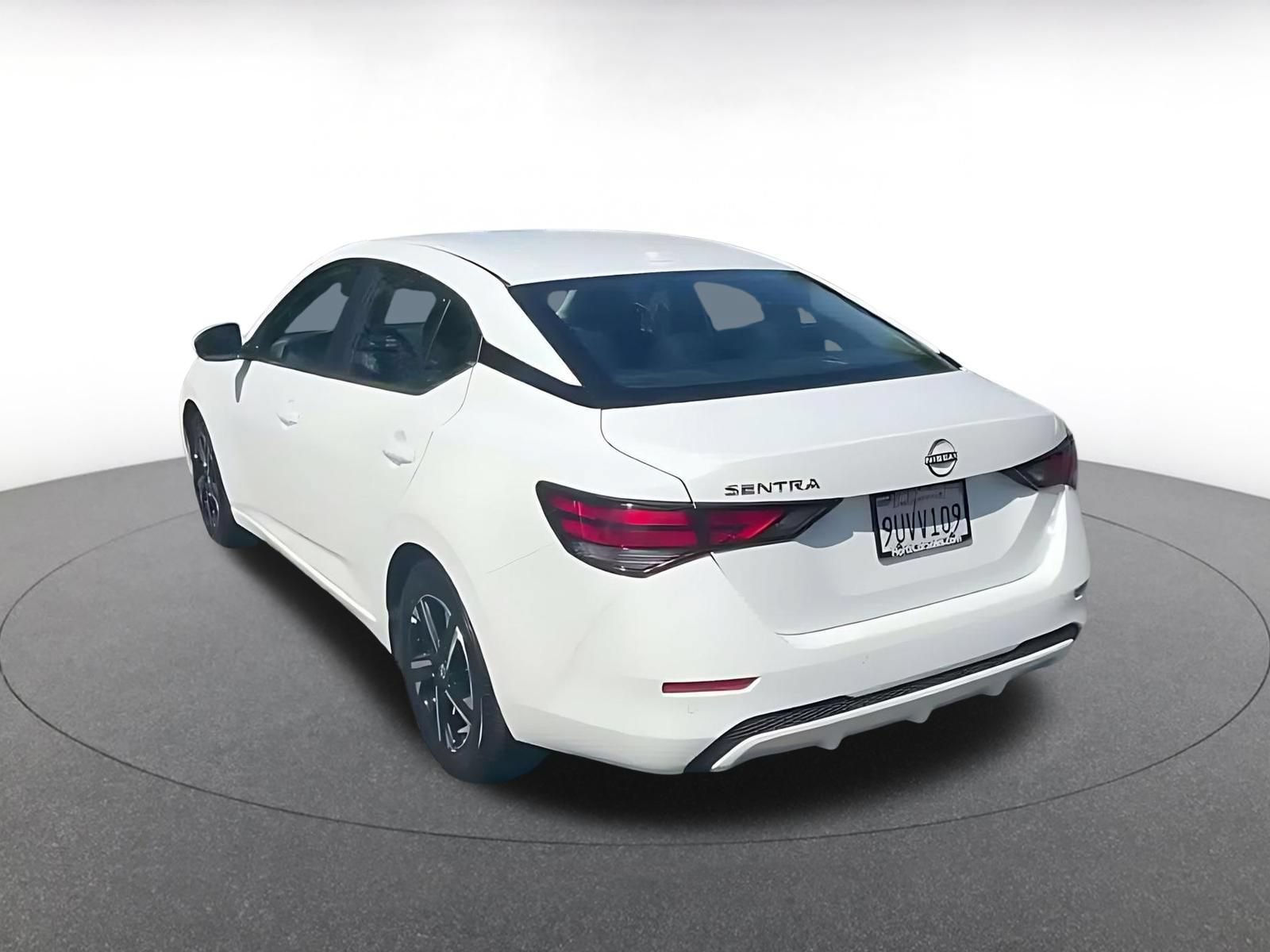 Used 2025 Nissan Sentra SV FWD image 10