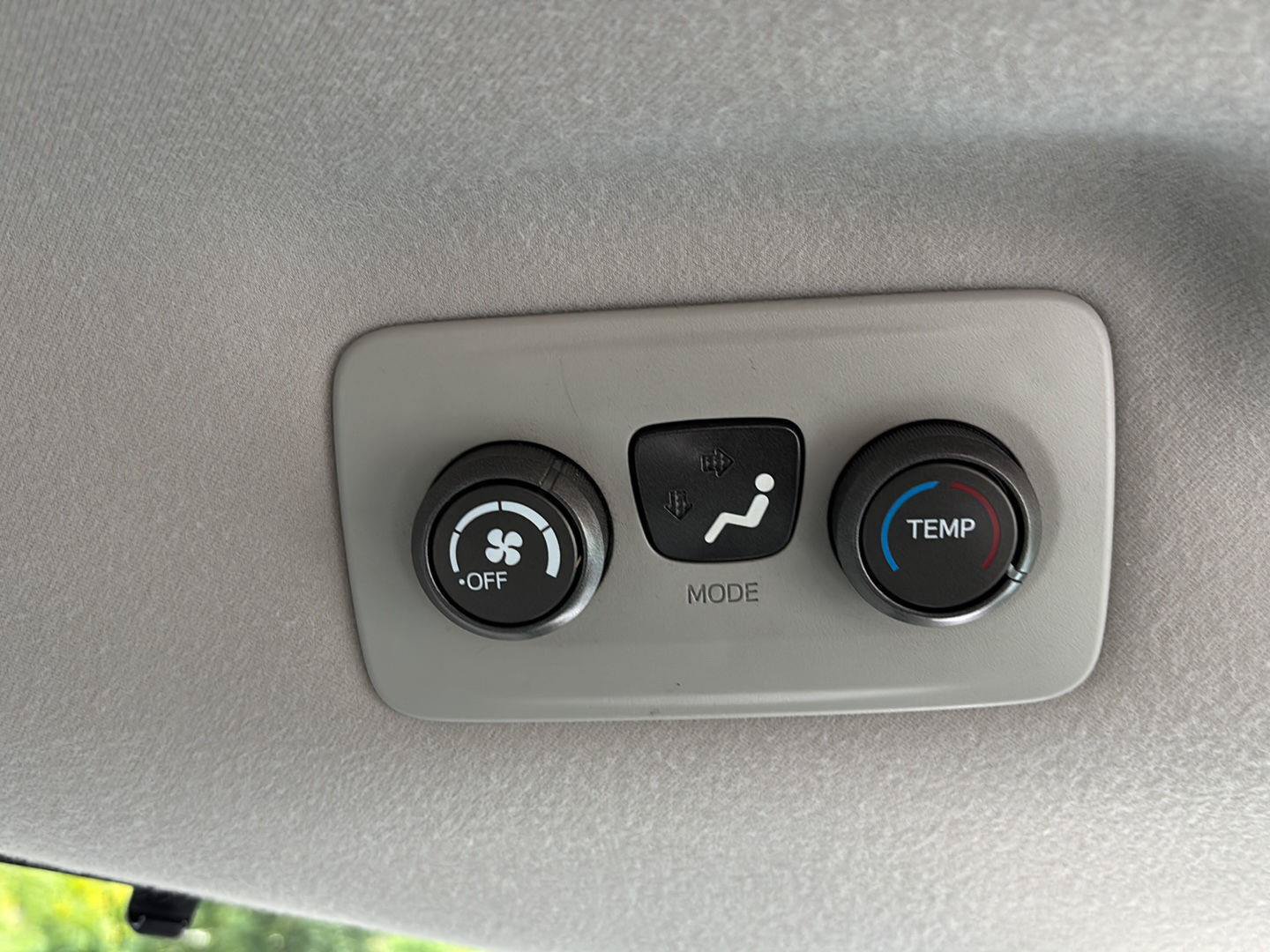Used 2011 Toyota Sienna LE w/ Towing Pkg FWD image 19