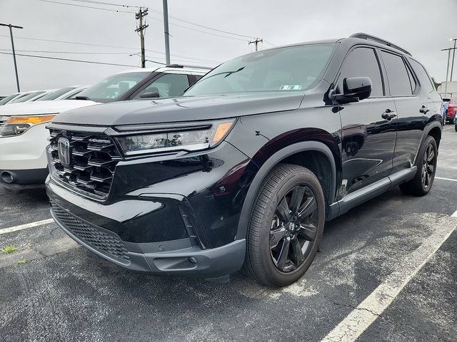 Used 2025 Honda Pilot Black Edition image 3