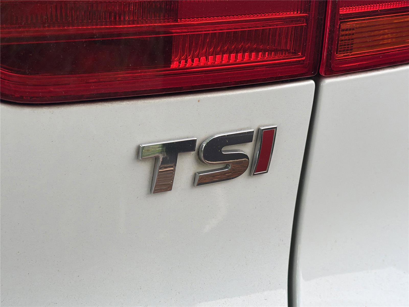 Used 2016 Volkswagen Tiguan S FWD image 7