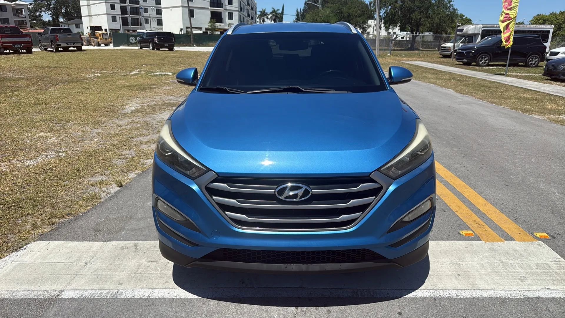 Used 2017 Hyundai Tucson SE Plus FWD image 2