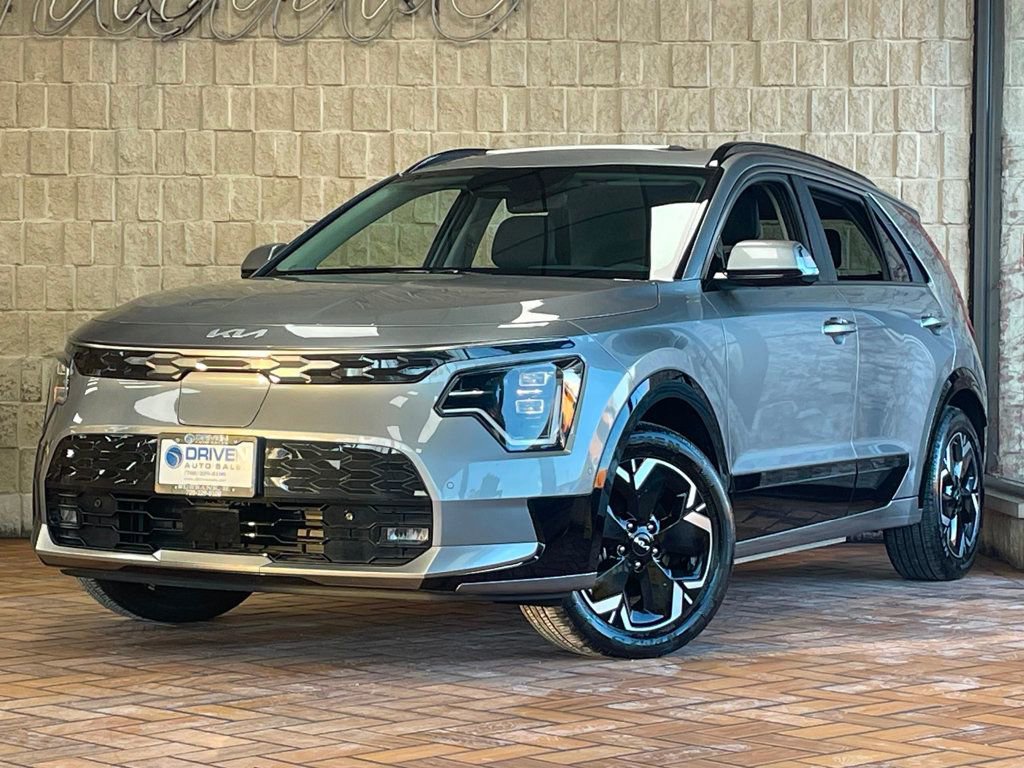 Used 2024 Kia Niro Wave w/ Wave Preserve Package image 2
