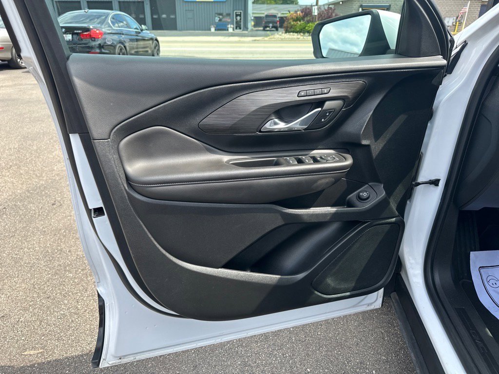 Used 2022 GMC Terrain SLT image 18