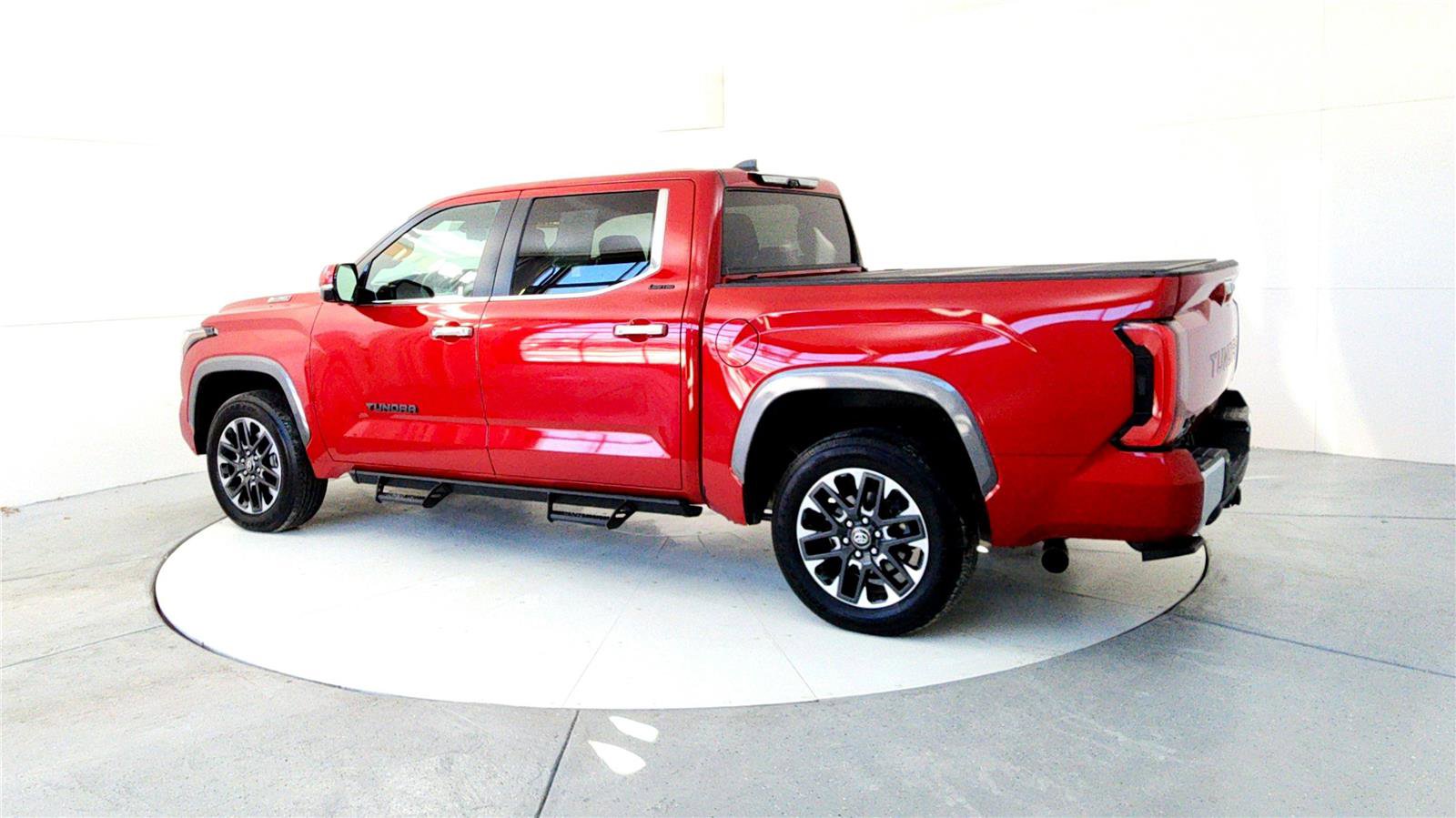 Used 2025 Toyota Tundra Limited image 4