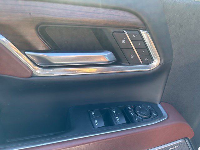 Used 2024 GMC Sierra 3500 Denali Ultimate AWD/4WD image 17