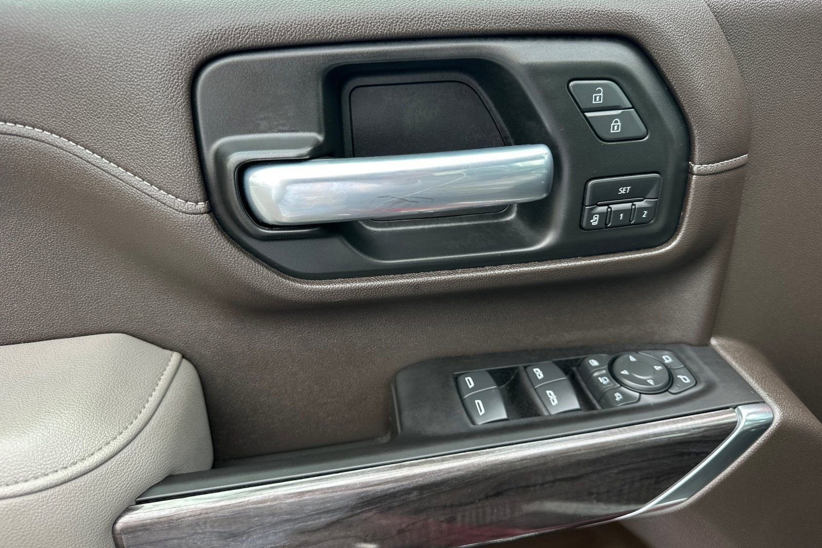 Used 2020 Chevrolet Silverado 2500 LTZ w/ LTZ Premium Package image 11