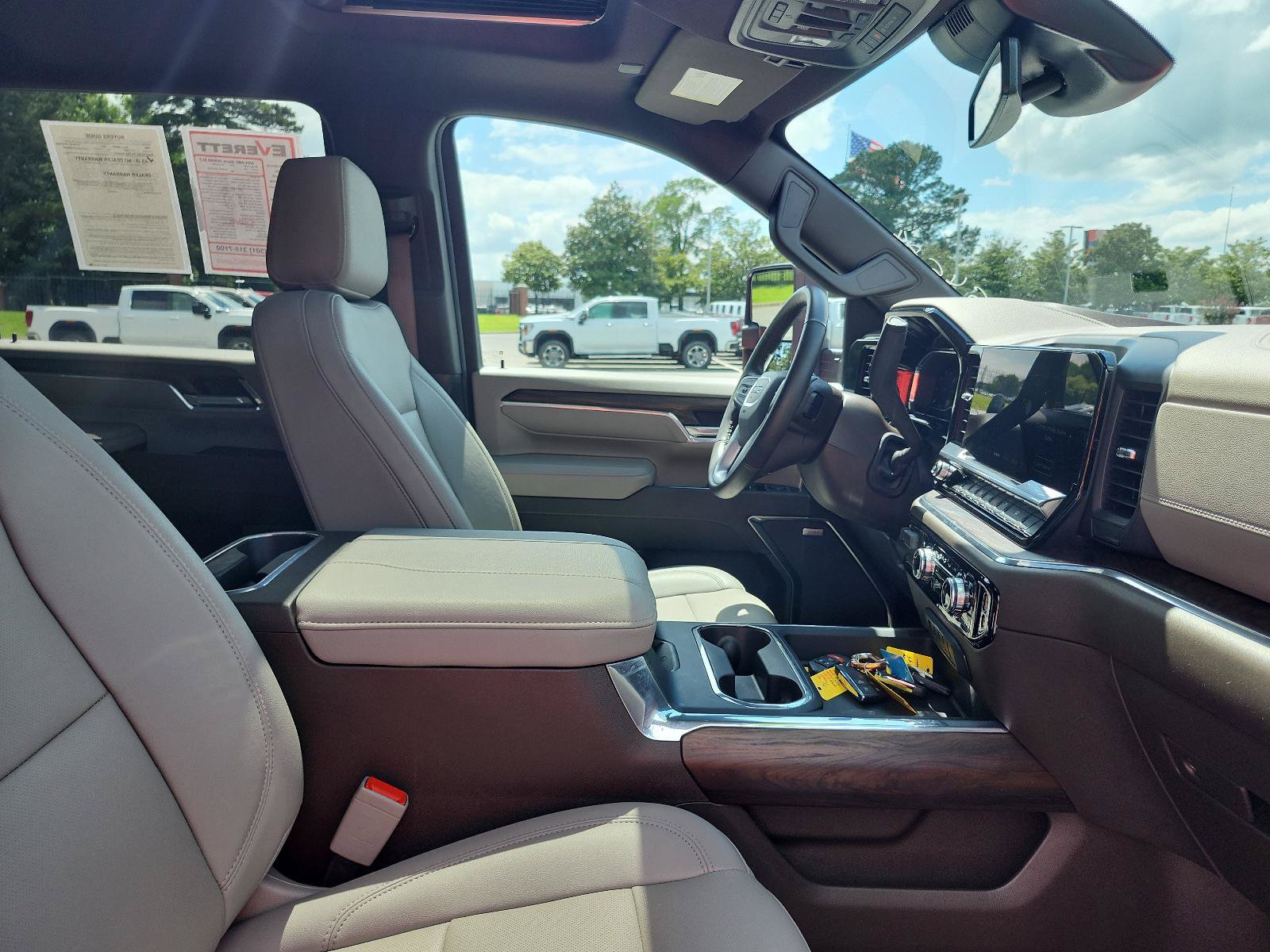 Used 2024 GMC Sierra 3500 SLT AWD/4WD image 11