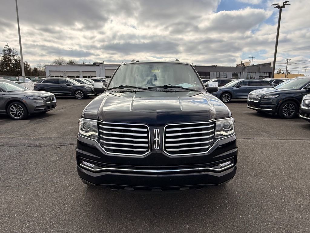 Used 2017 Lincoln Navigator Select image 8