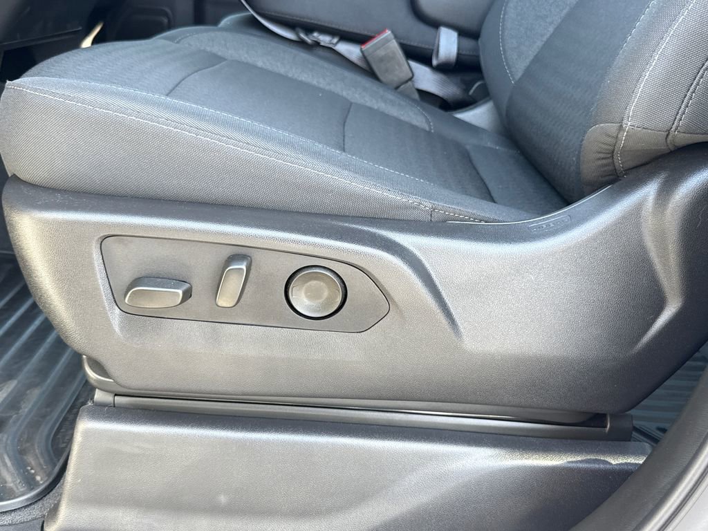 Used 2025 Chevrolet Silverado 1500 Custom RWD image 26