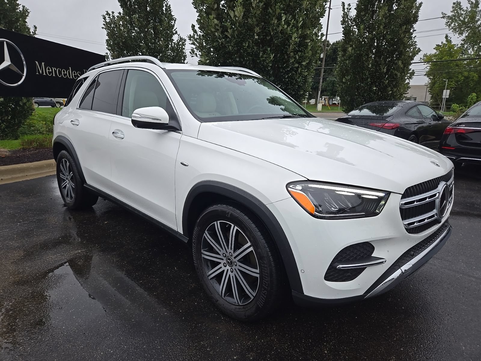 Used 2025 Mercedes-Benz GLE 450e 4MATIC image 7