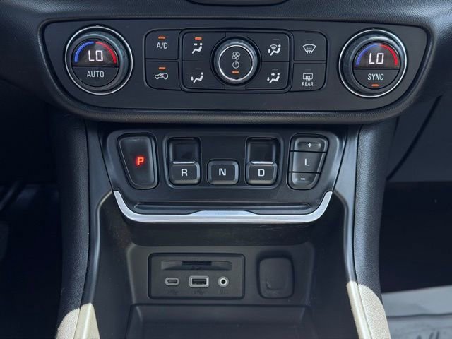 Used 2018 GMC Terrain SLT w/ Preferred Package AWD/4WD image 37