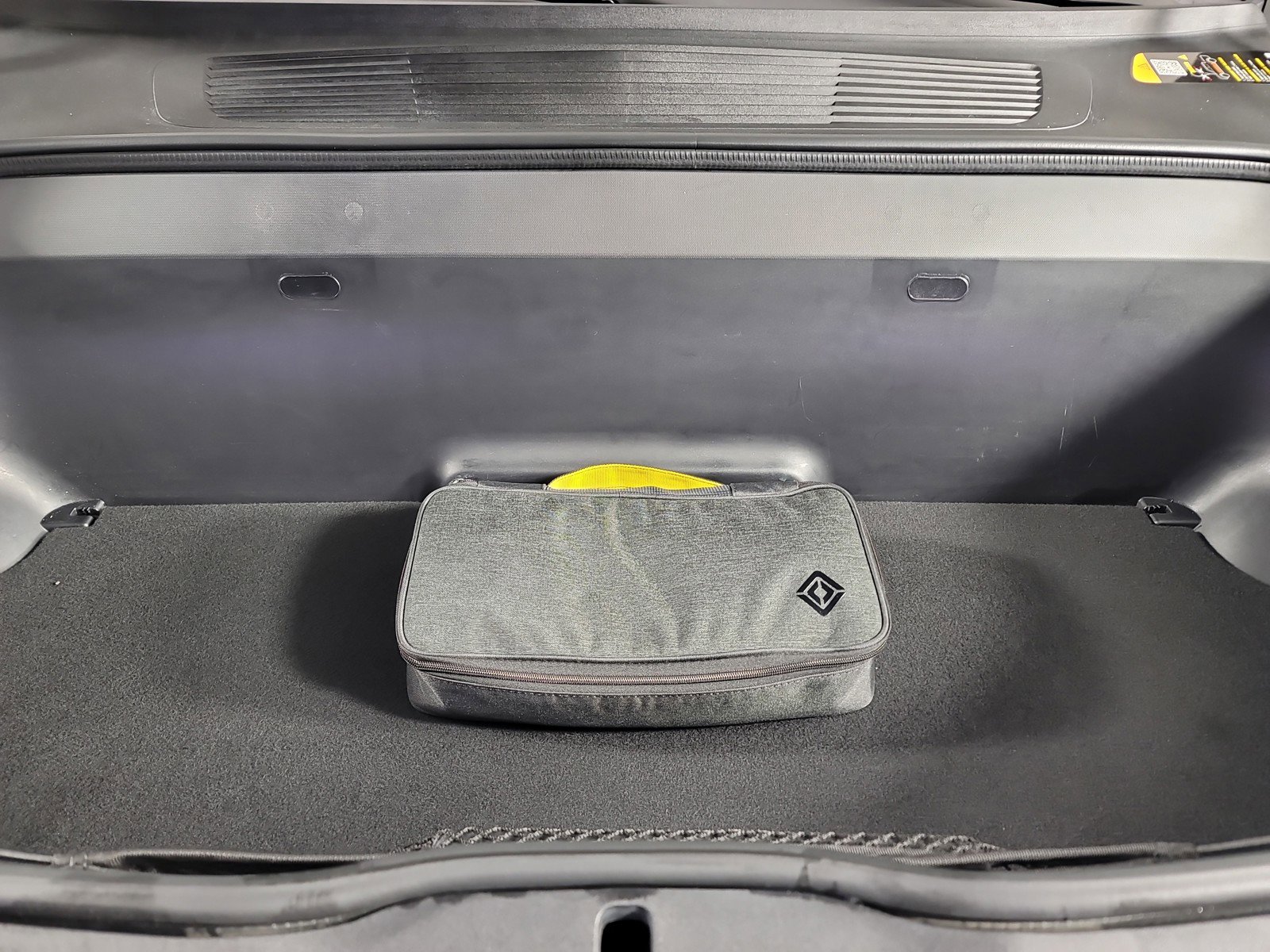 Used 2022 Rivian R1T Adventure image 14