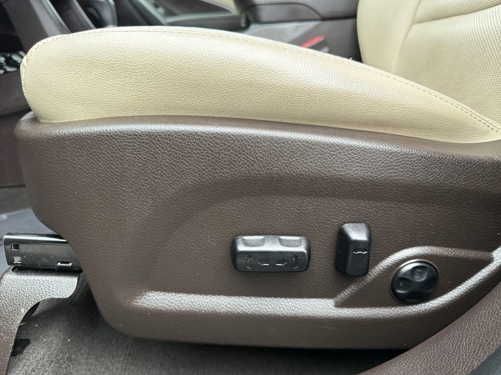 Used 2017 Hyundai Santa Fe Sport w/ 2.0T Ultimate Tech Package 05 image 10