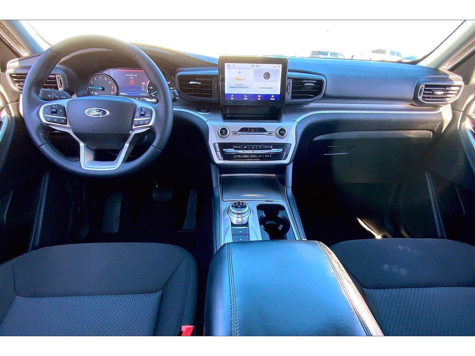 Used 2022 Ford Explorer XLT image 12