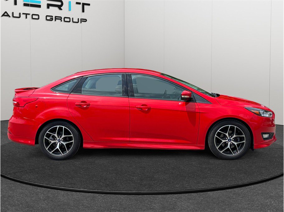 Used 2016 Ford Focus SE w/ SE Sport Package FWD image 10