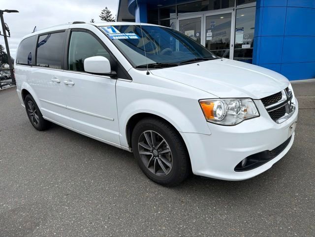 Used 2017 Dodge Grand Caravan SXT FWD image 2