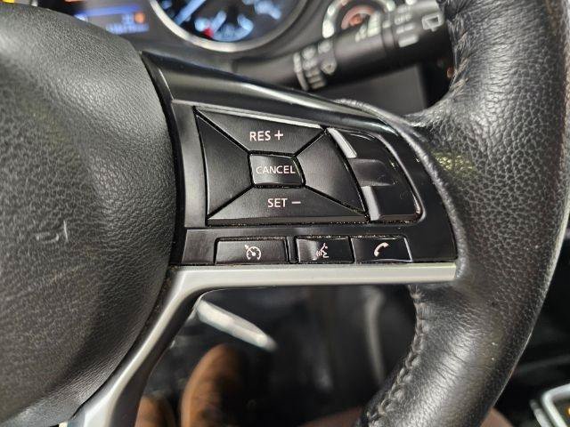 Used 2018 Nissan Rogue SV AWD/4WD image 13