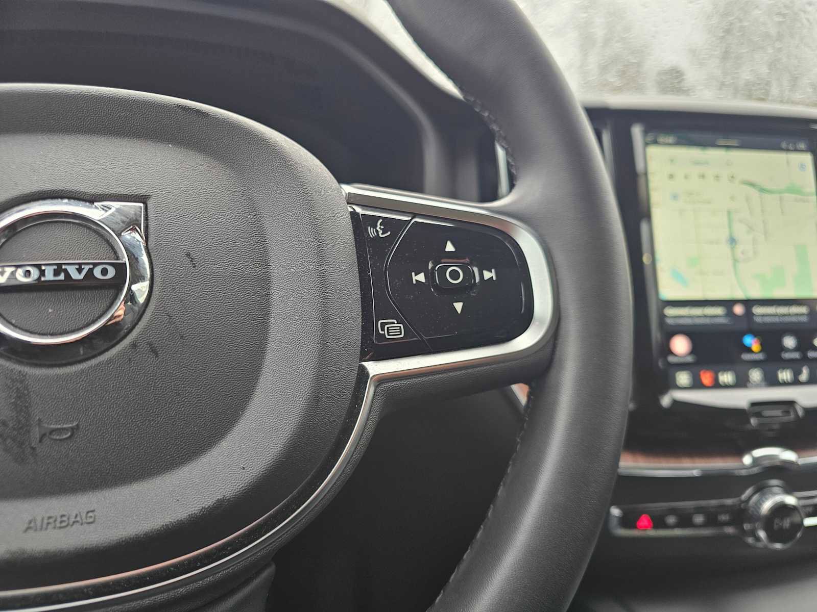 Certified 2024 Volvo XC60 T8 Plus w/ Protection Package Premier image 28