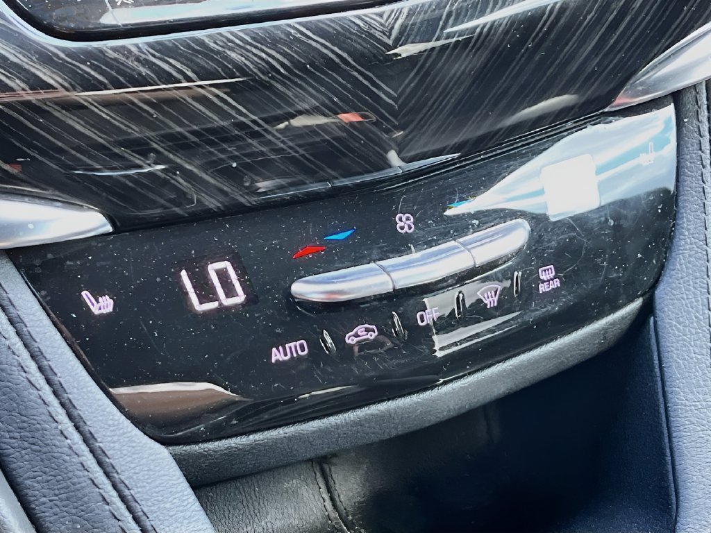 Used 2021 Cadillac XT6 Premium Luxury FWD image 16