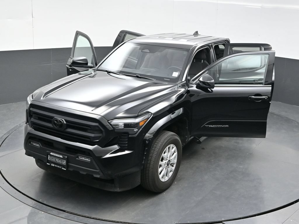 Used 2025 Toyota Tacoma SR5 AWD/4WD image 35
