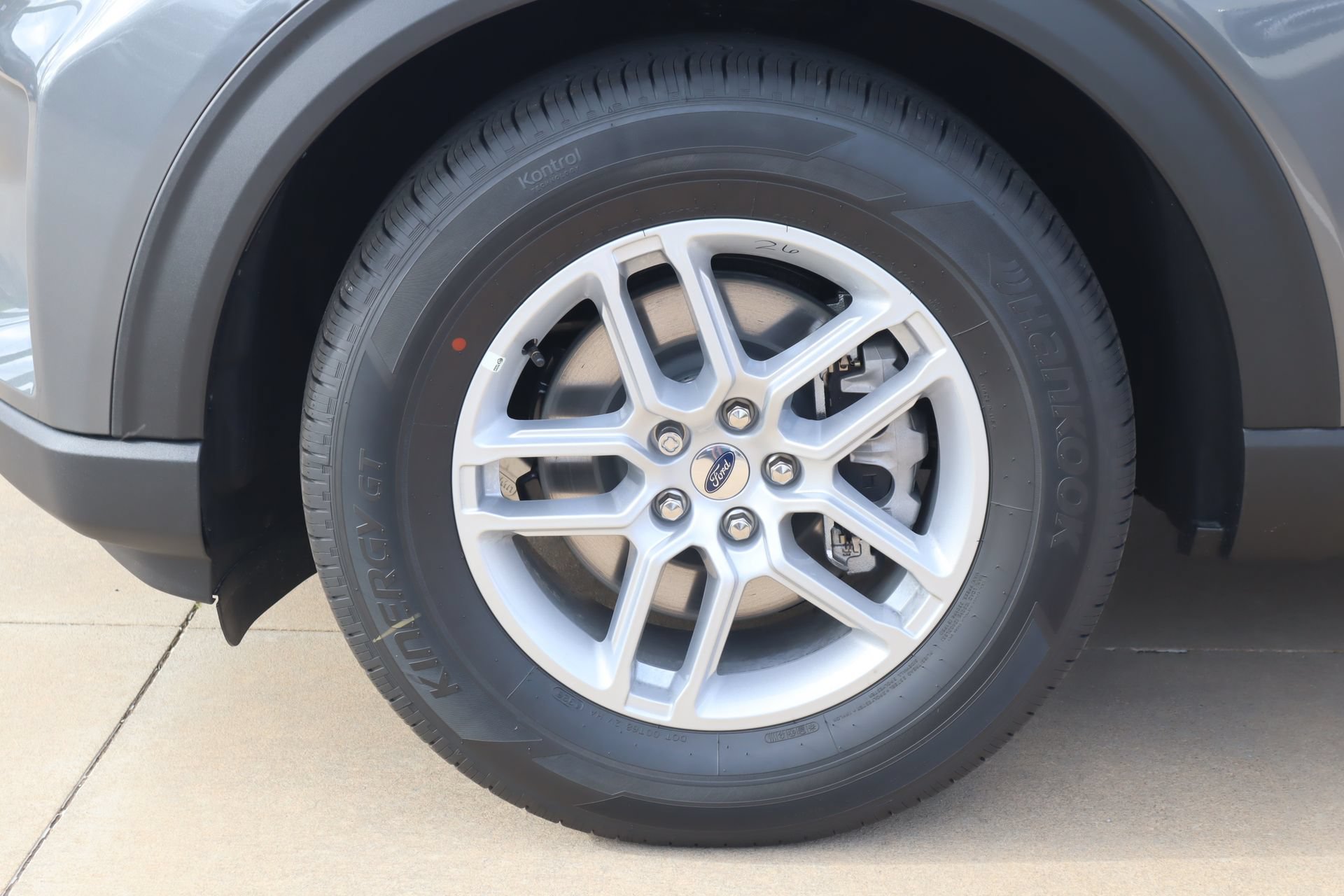 New 2026 Ford Explorer Active w/ Active Comfort Package RWD image 19