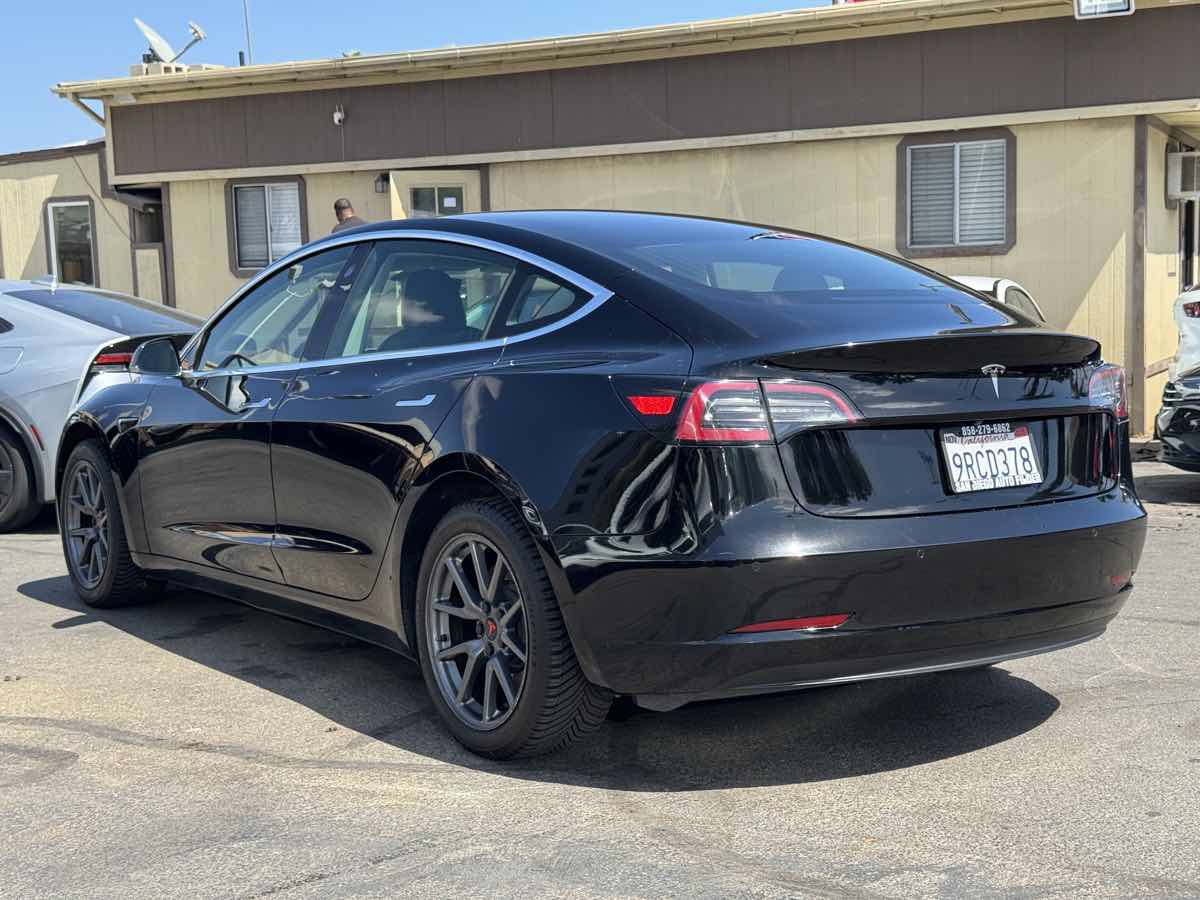 Used 2019 Tesla Model 3 Standard Range RWD image 12