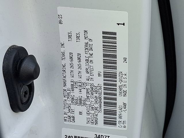 Used 2024 Toyota Sequoia Platinum AWD/4WD image 27