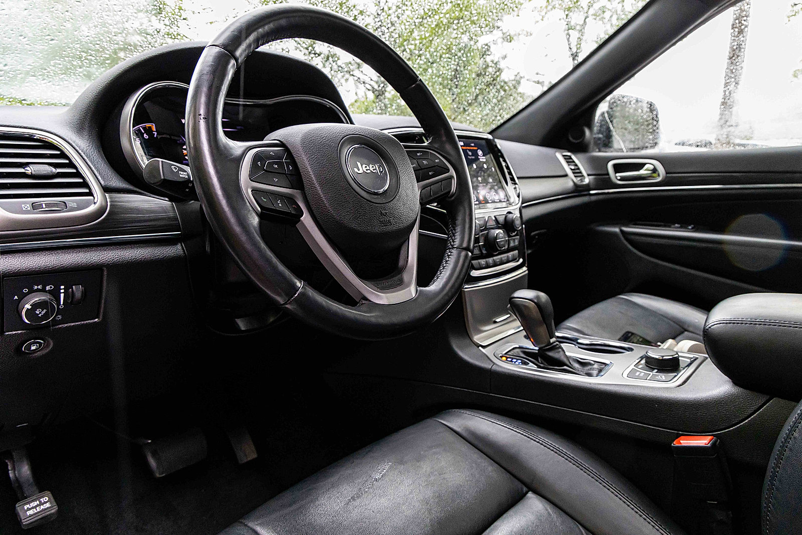 Used 2022 Jeep Grand Cherokee Limited image 7