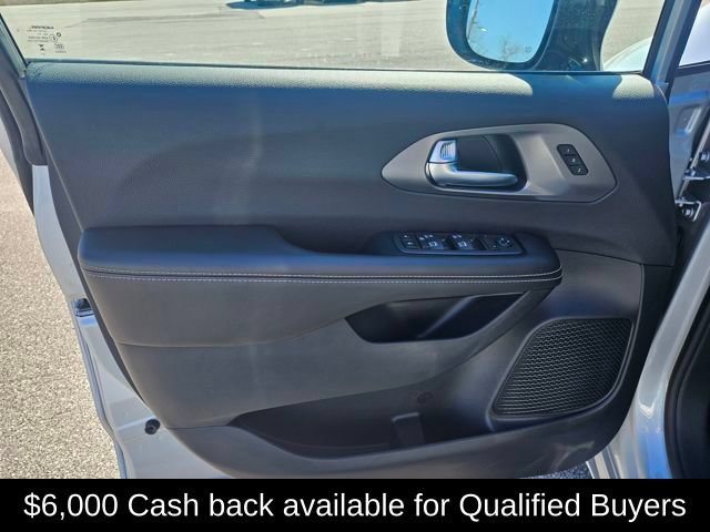 New 2026 Chrysler Pacifica Select FWD image 10