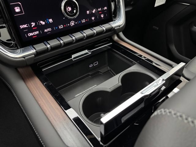New 2026 GMC Yukon XL Denali w/ Denali Reserve Package AWD/4WD image 34