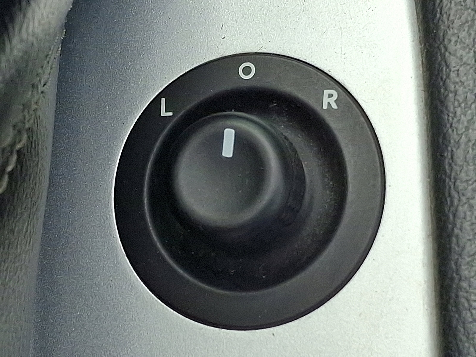 Used 2014 Jeep Compass Latitude w/ Mopar Chrome Accents Group image 23