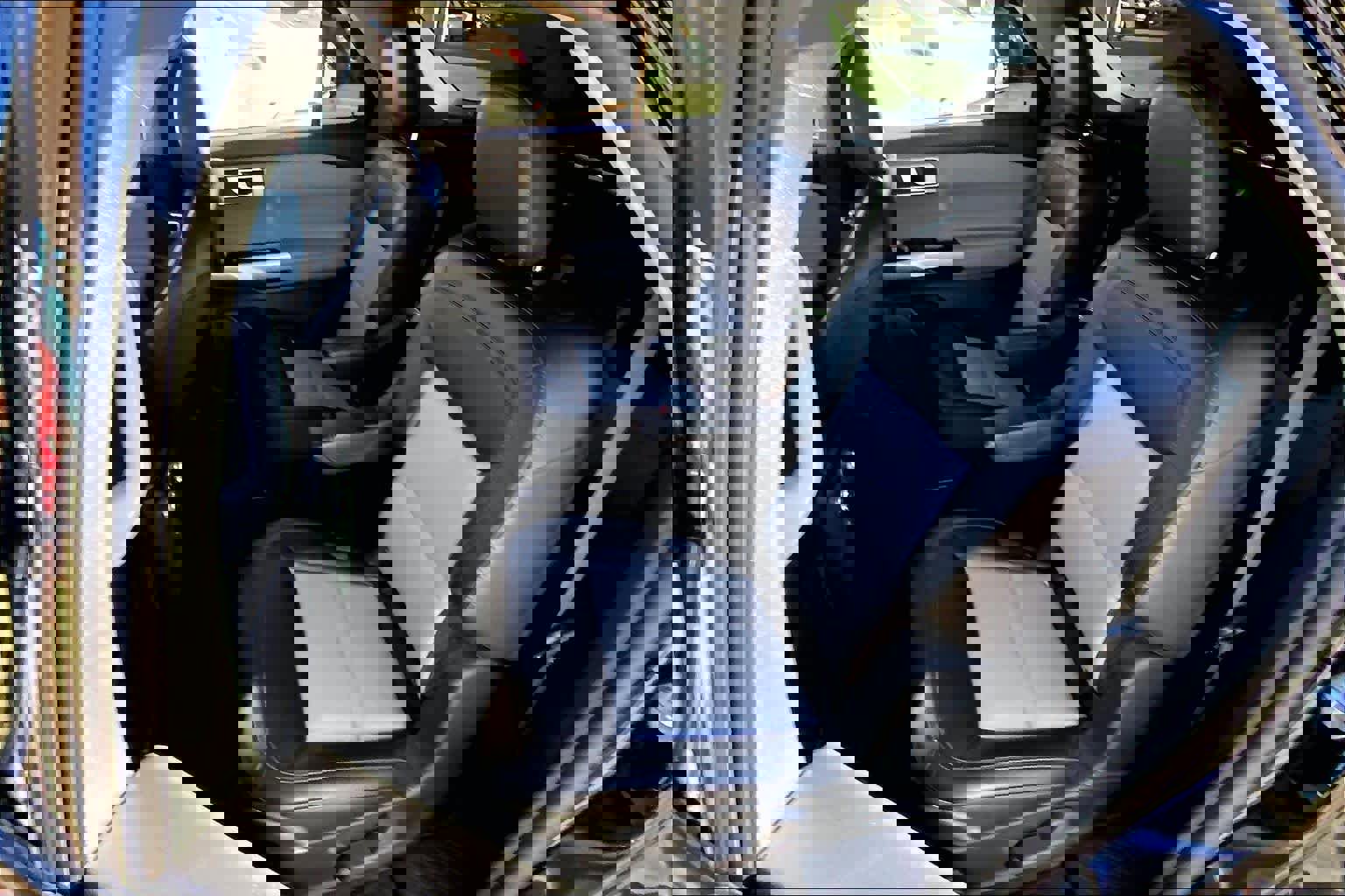 Used 2022 Ford Explorer XLT w/ Equipment Group 202A image 21