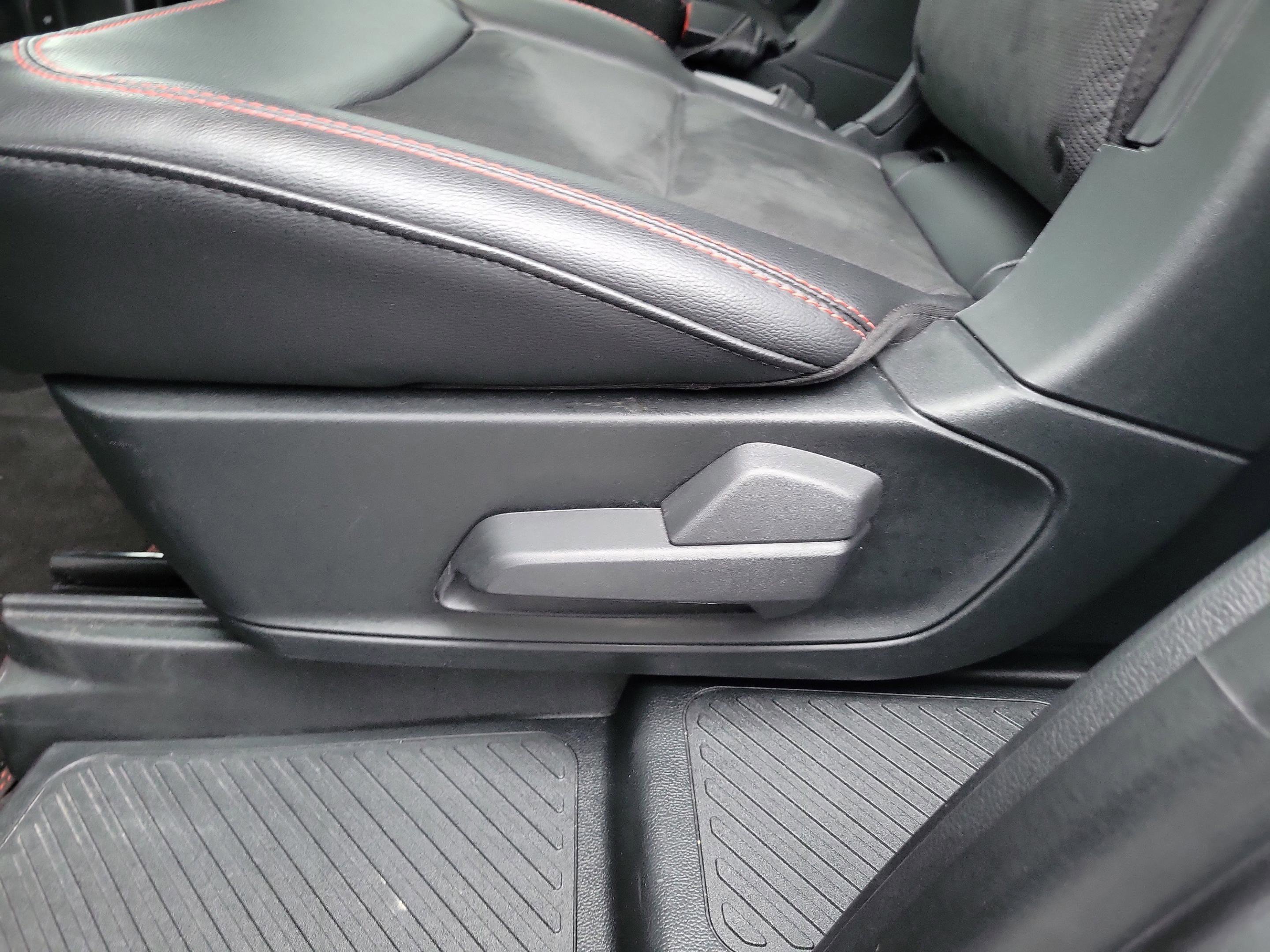 Certified 2023 Ford Explorer ST-Line w/ Class IV Trailer Tow Package image 16