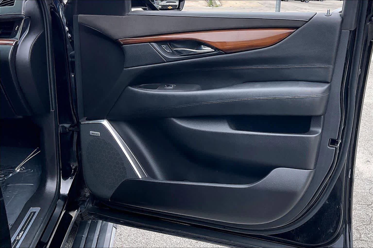 Used 2016 Cadillac Escalade ESV Premium AWD/4WD image 21