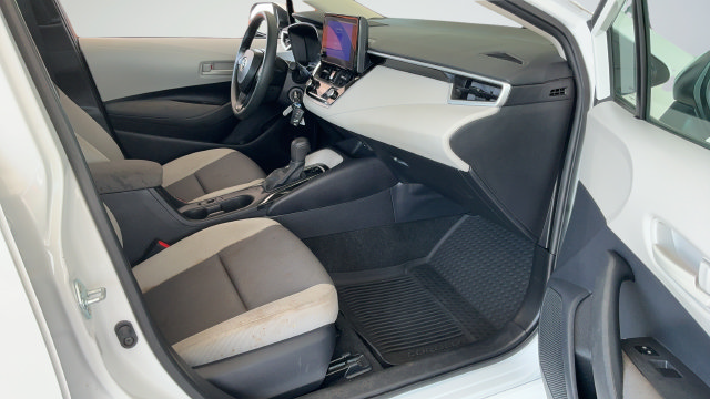 Used 2025 Toyota Corolla LE FWD image 23