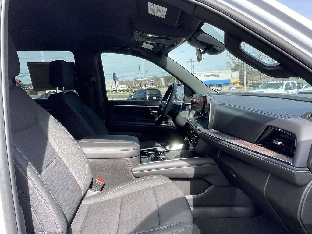 Used 2025 Chevrolet Tahoe LS image 15