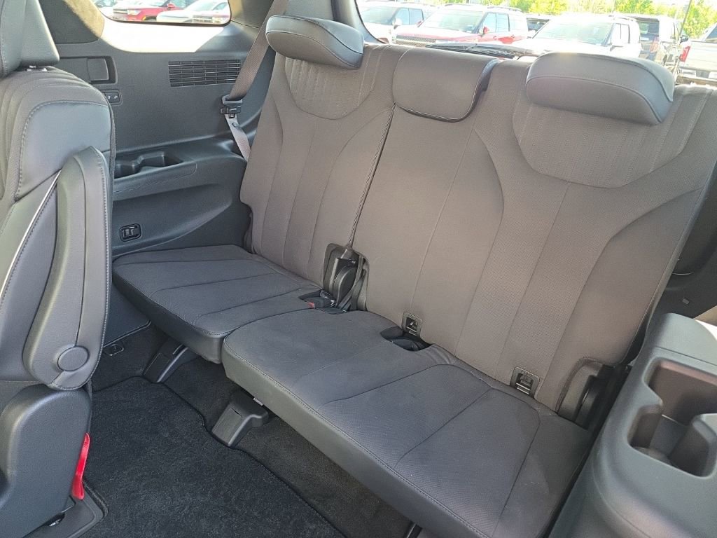 Used 2025 Hyundai Palisade Calligraphy image 17