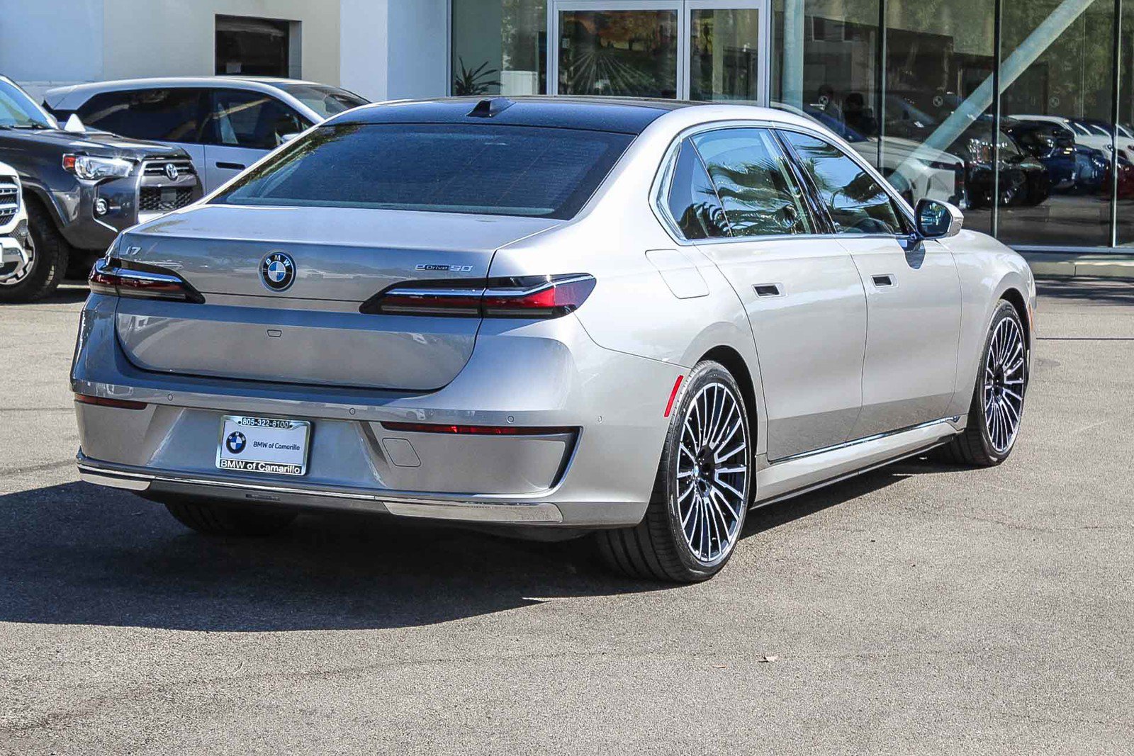 Certified 2025 BMW i7 eDrive50 w/ Premium Package image 6