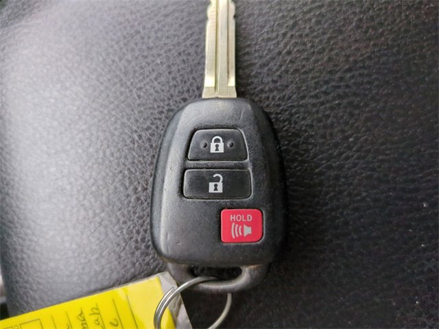 Used 2016 Toyota Tacoma SR5 w/ SR5 Appearance Package (SN) image 26