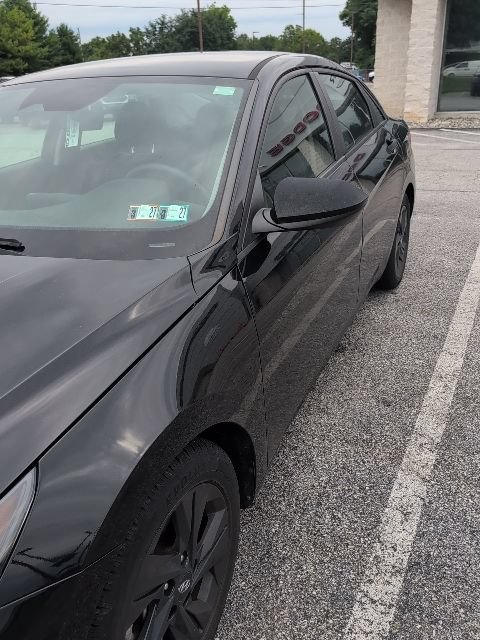 Used 2022 Hyundai Elantra SEL w/ Cargo Package FWD image 3