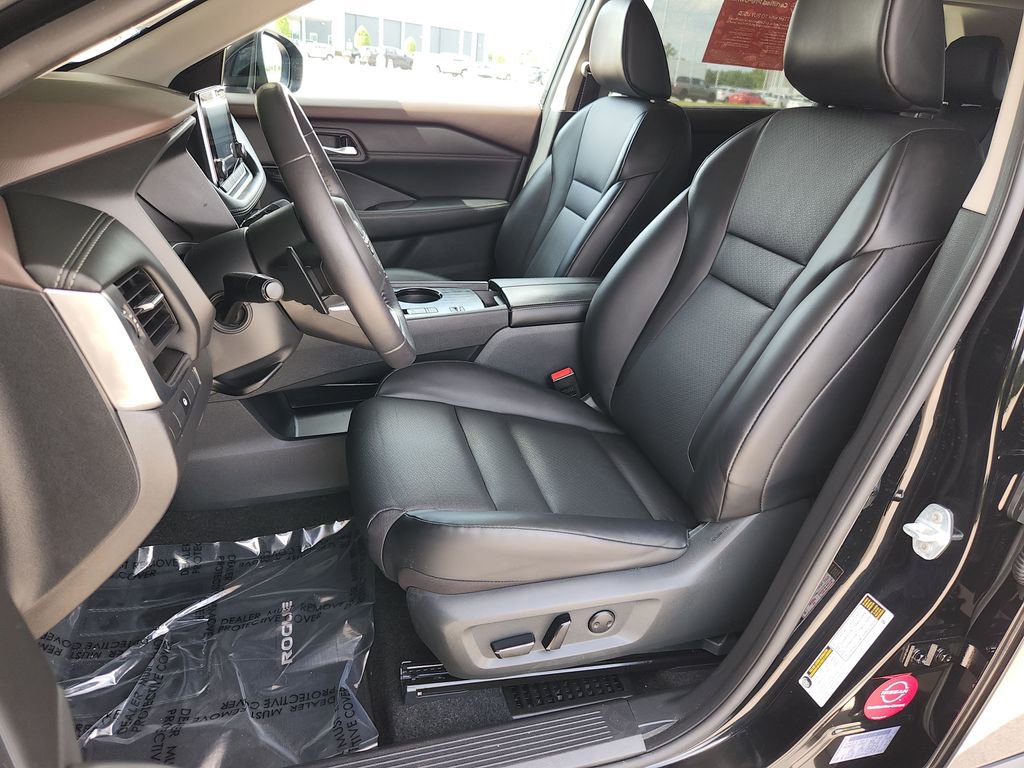 Certified 2023 Nissan Rogue SV w/ SV Premium B Package FWD image 12